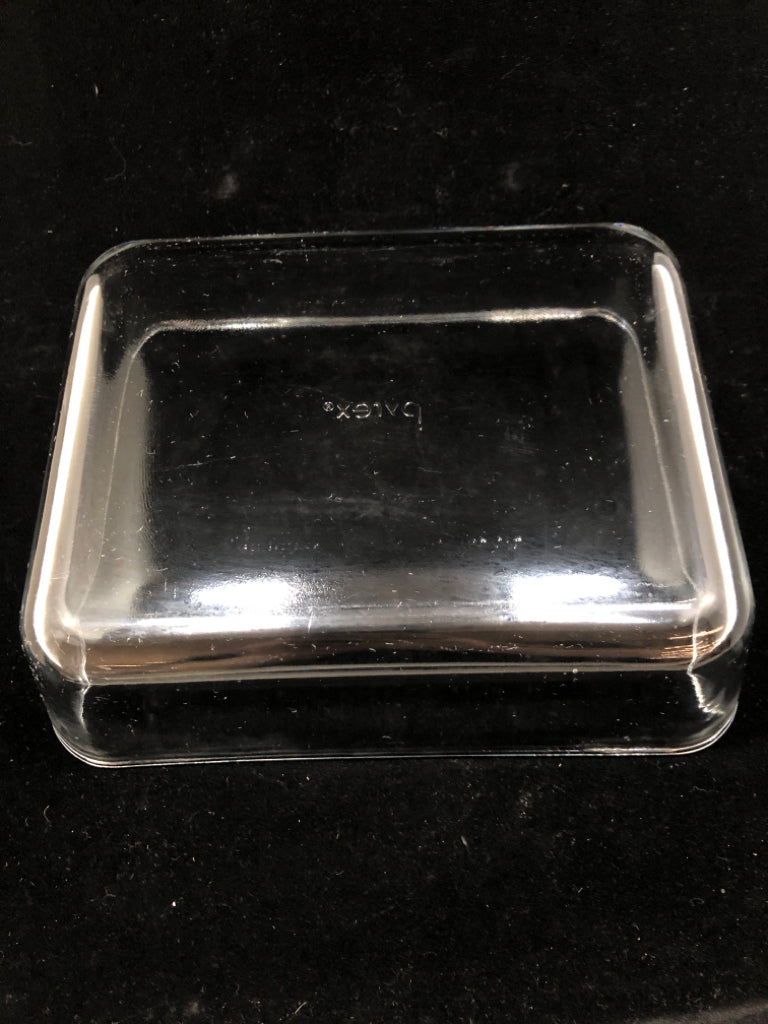 CLEAR GLASS RECTANGLE BAKING DISH.