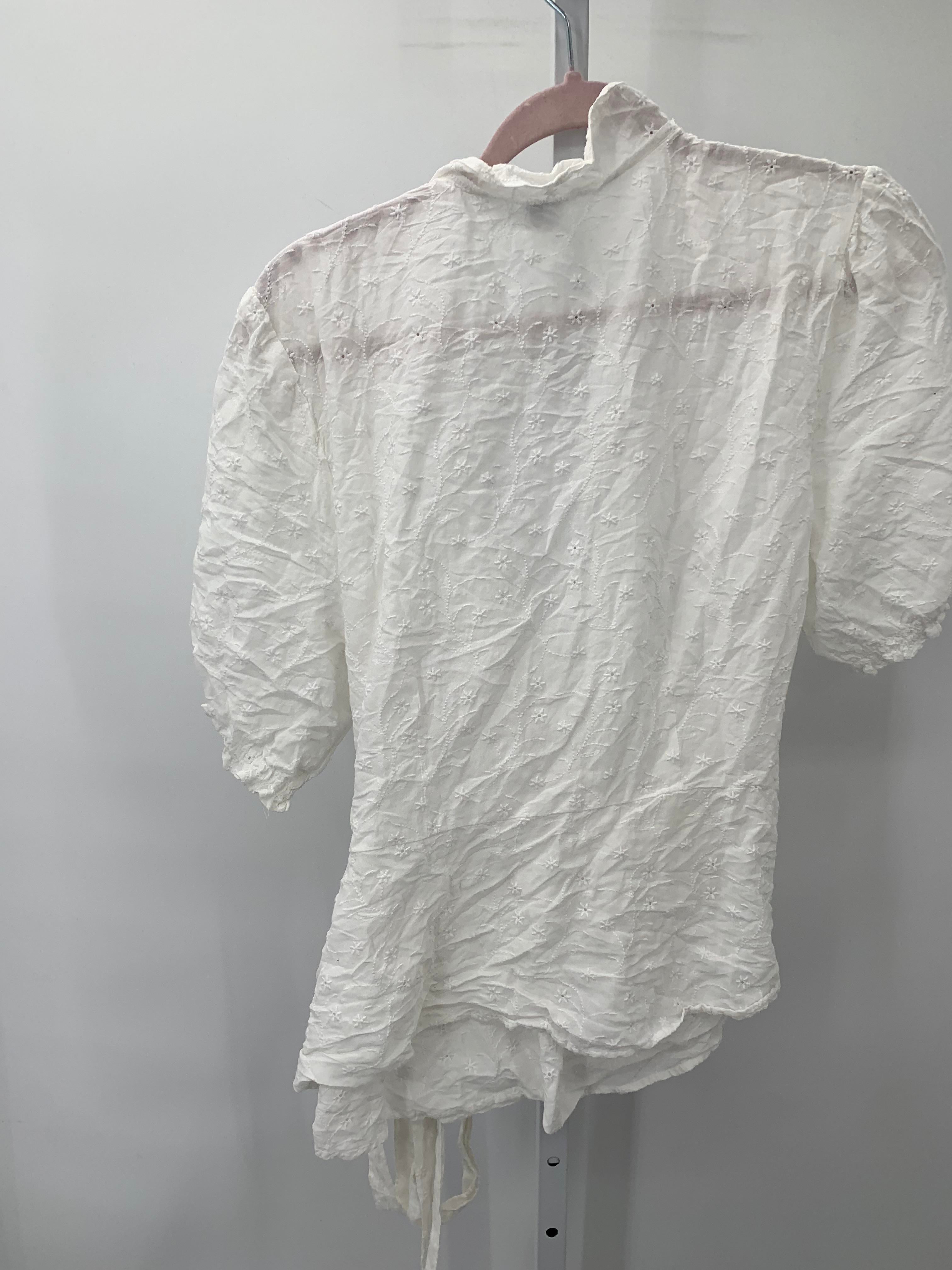 Old Navy Size Extra Large Misses Short Sleeve Shirt