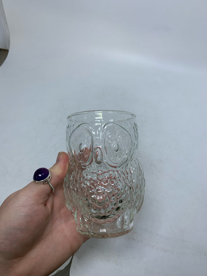 CLEAR GLASS OWL EMBOSSED SHAPED CUP.