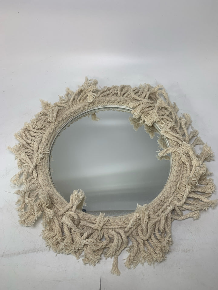 SMALL CIRCLE MACRAME EDGE MIRROR.