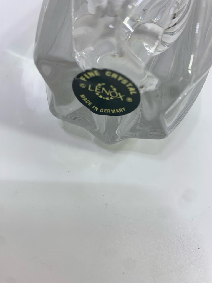 LENOX SCALLOPED CRYSTAL VASE.