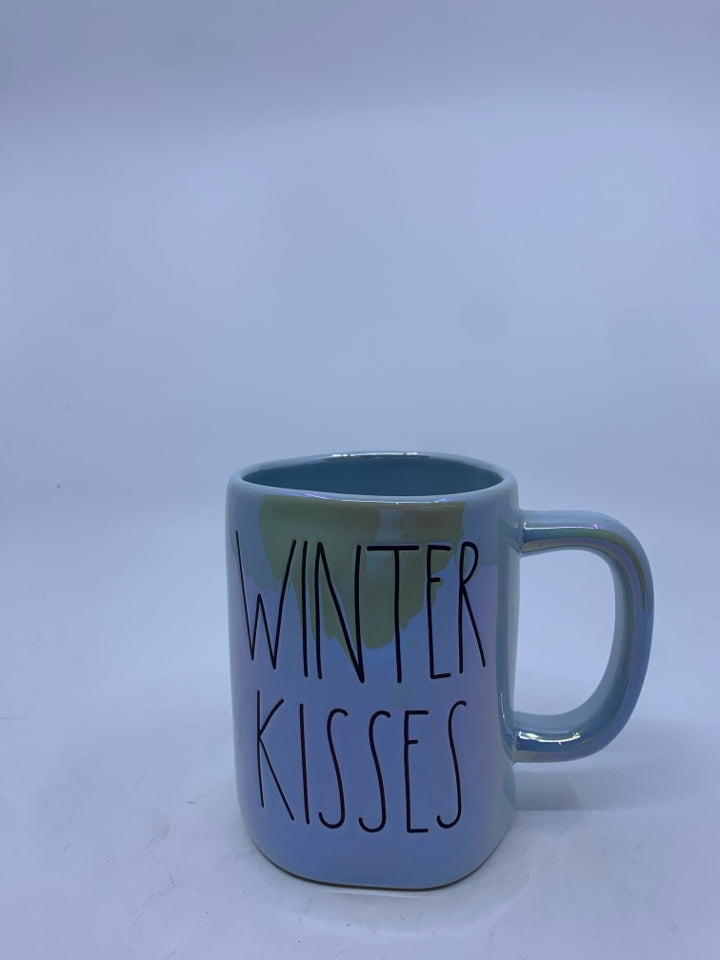 RAE DUNN WINTER KISSES MUG.