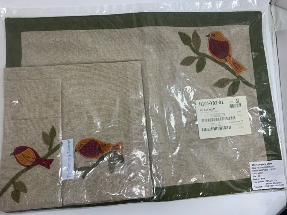 NIP BIRD EMBROIDERED PLACE MAT AND NAPKIN SET