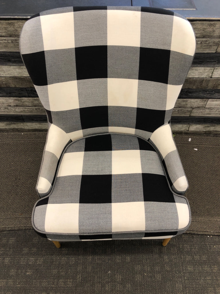 CHECKERED B&W ACCENT CHAIR.