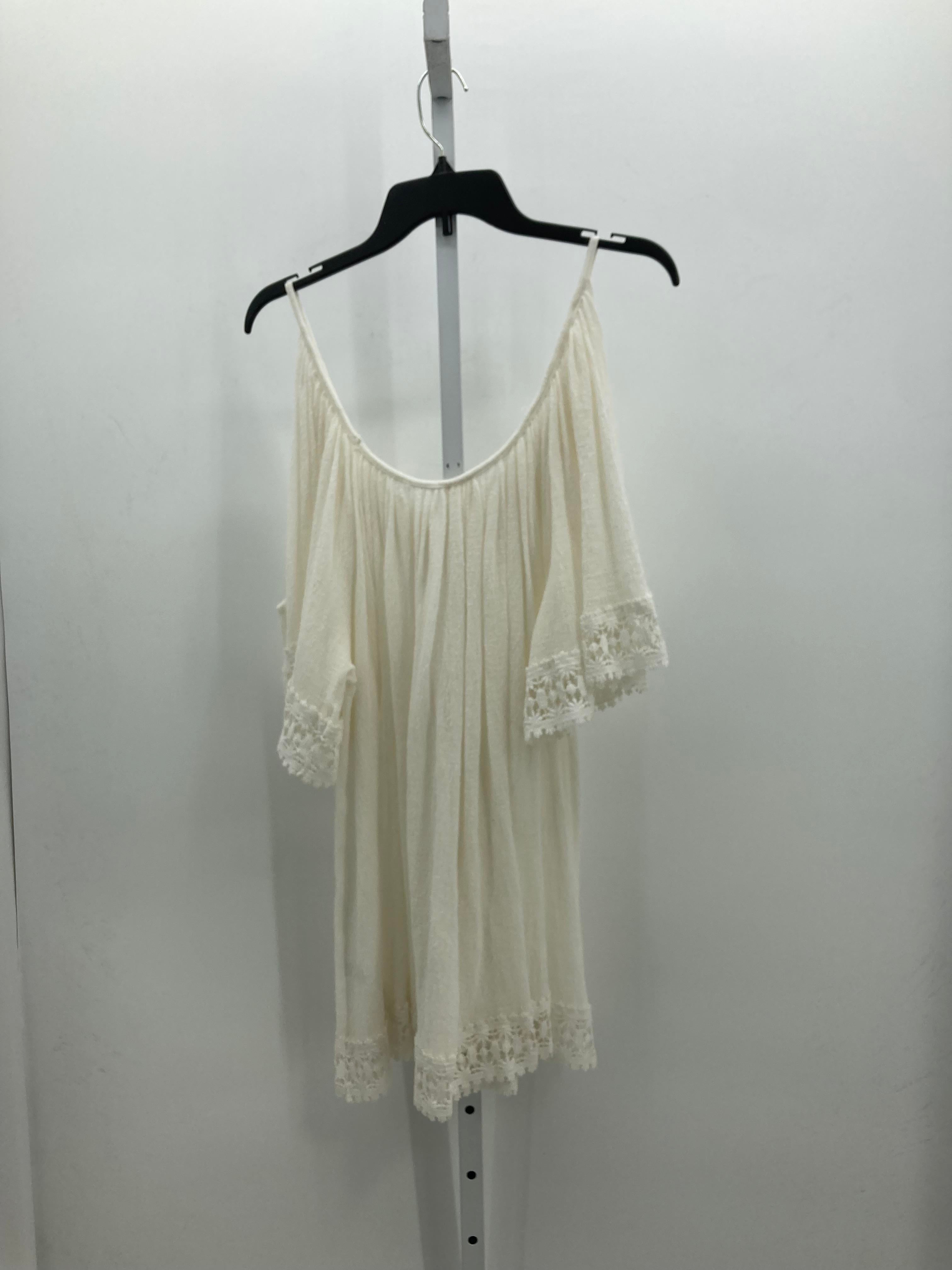 Size Small Misses Short Sleeve Shirt