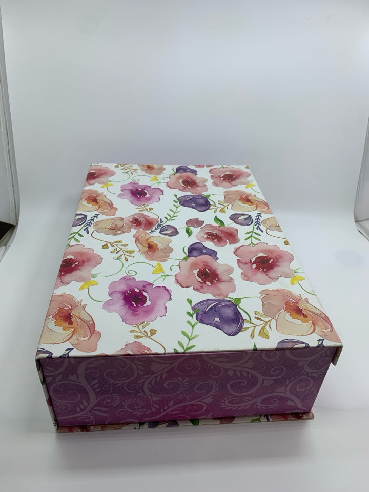 PINK/PURPLE FLOWER DECORATIVE CARDBOARD BOX.