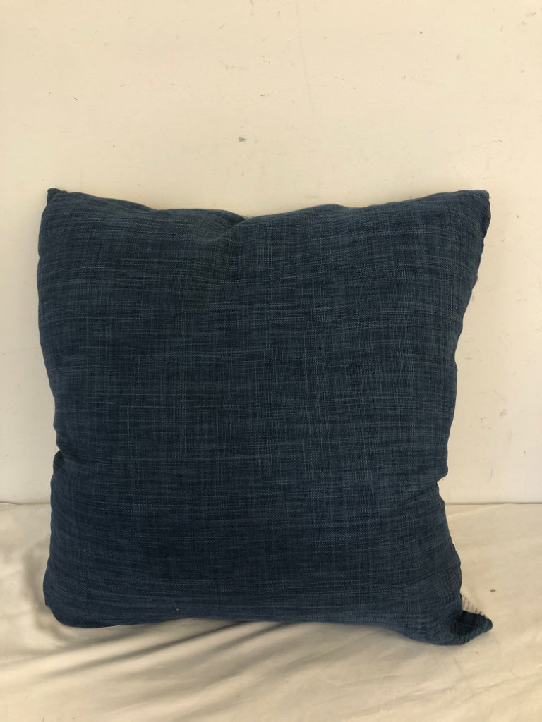 BLUE AND WHITE PATTERN SQUARE DOWN PILLOW.