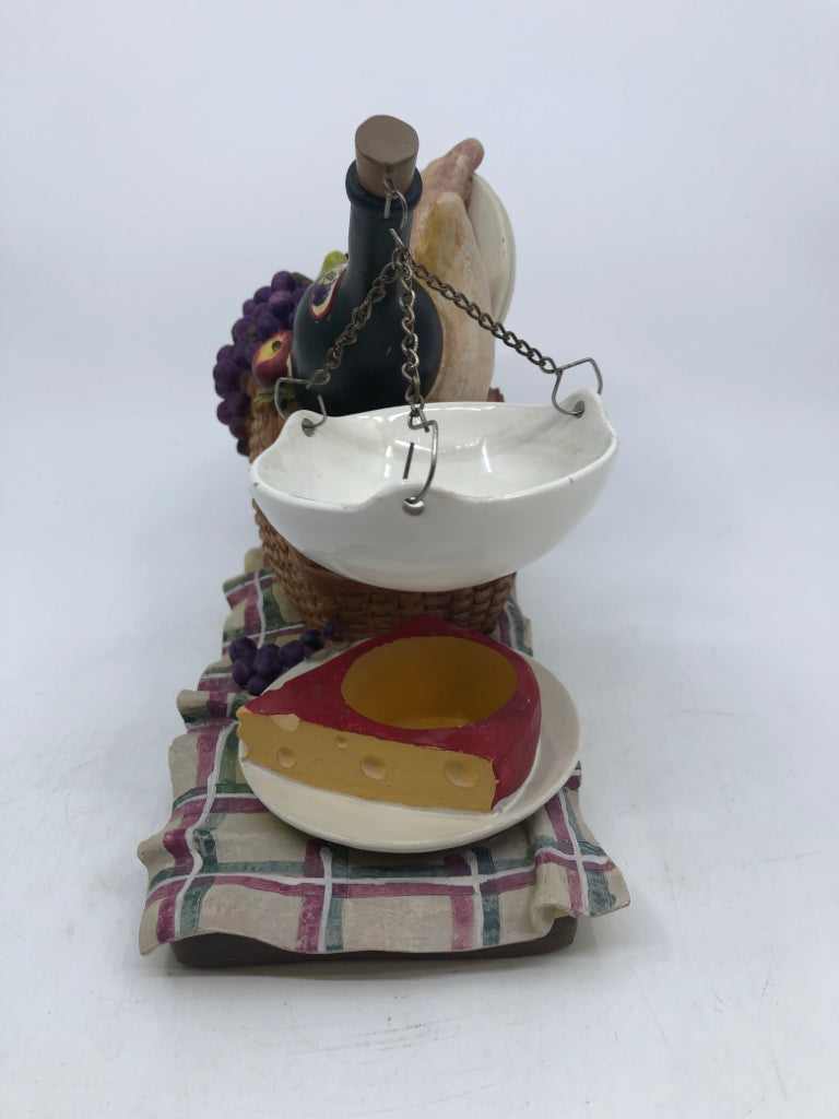 RESIN PICNIC THEME WAX WARMER.