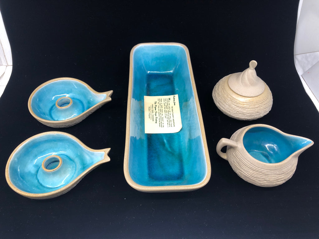 5 POTTERY TABLE PIECES BLUE AND TAN PIGEON FORGE POTTERY.