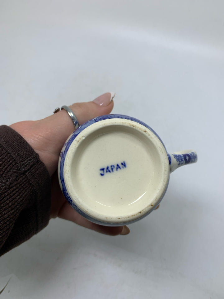 VTG BLUE WILLOW JAPAN CREAMER.