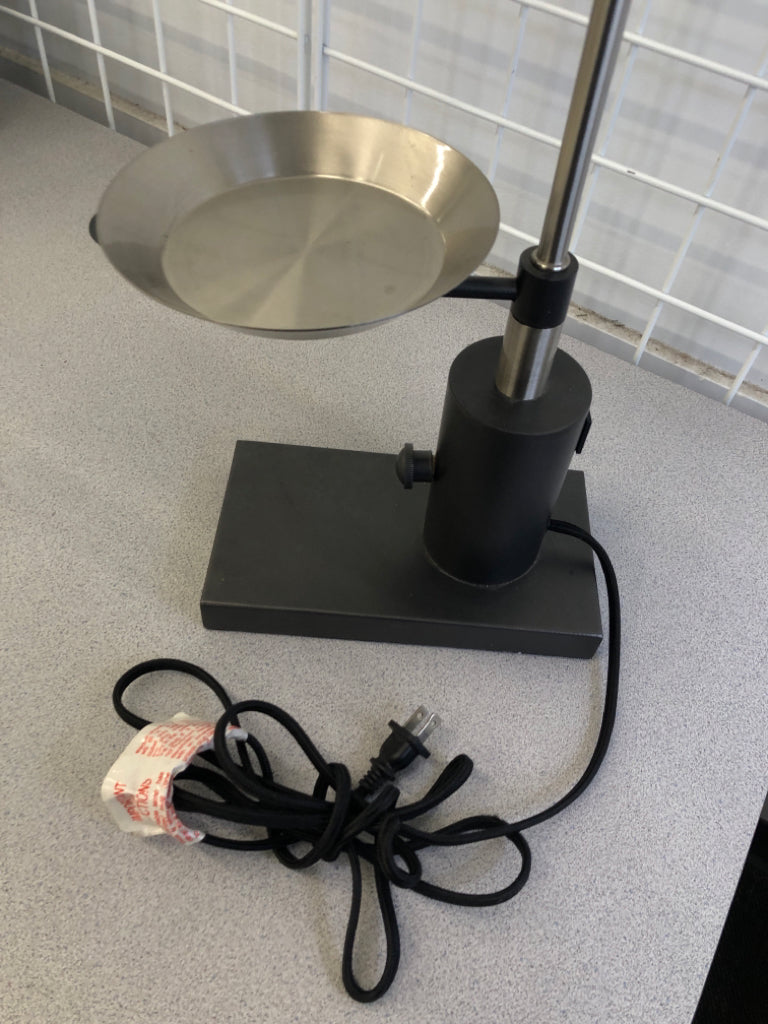 GREY LAMP W/SILVER TRINKET DISH&CLEAR SHADE.