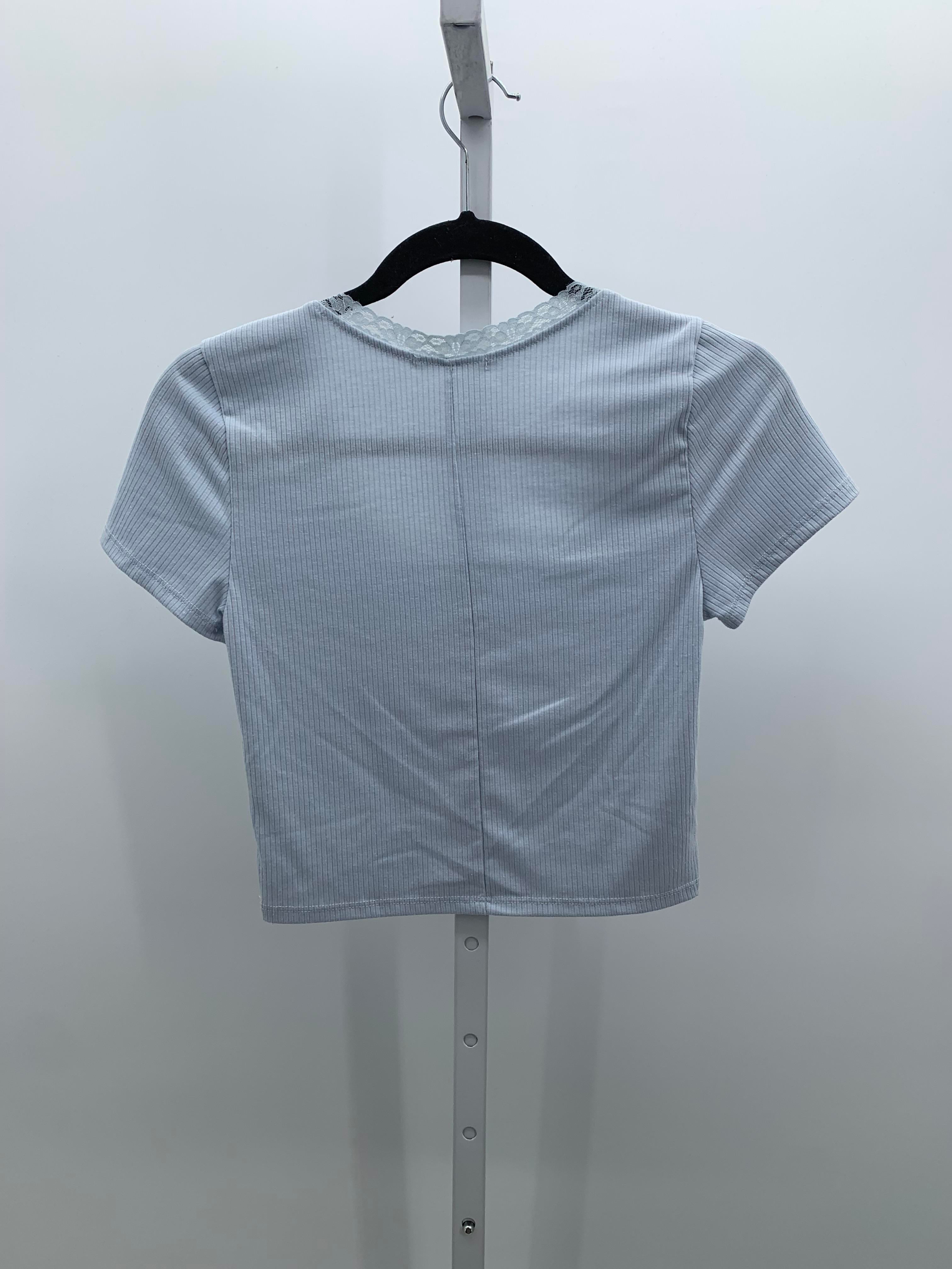Size Medium Juniors Short Sleeve Shirt