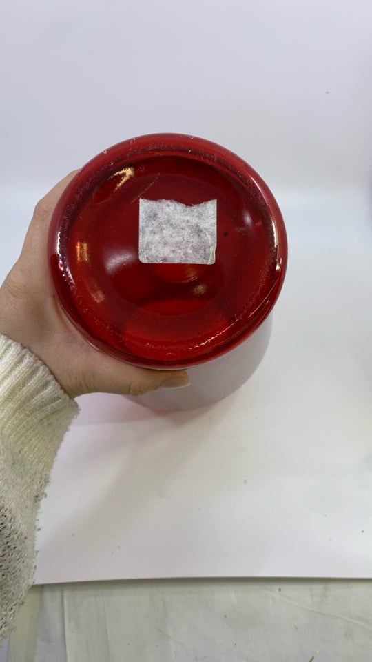 RED GLASS VASE.