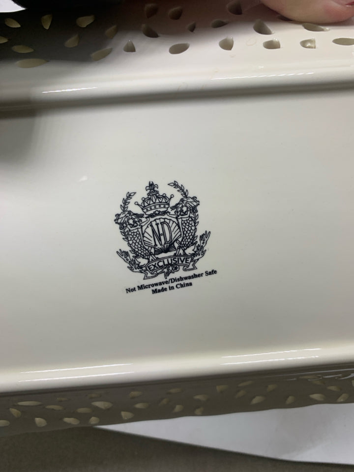 CERAMIC PIERCED EDGE TRAY.