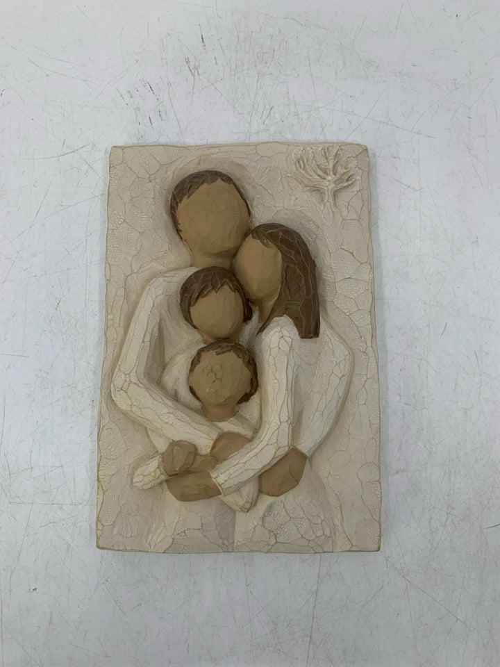 EMBOSSED 4 FAMILY WALL PLAQUE.