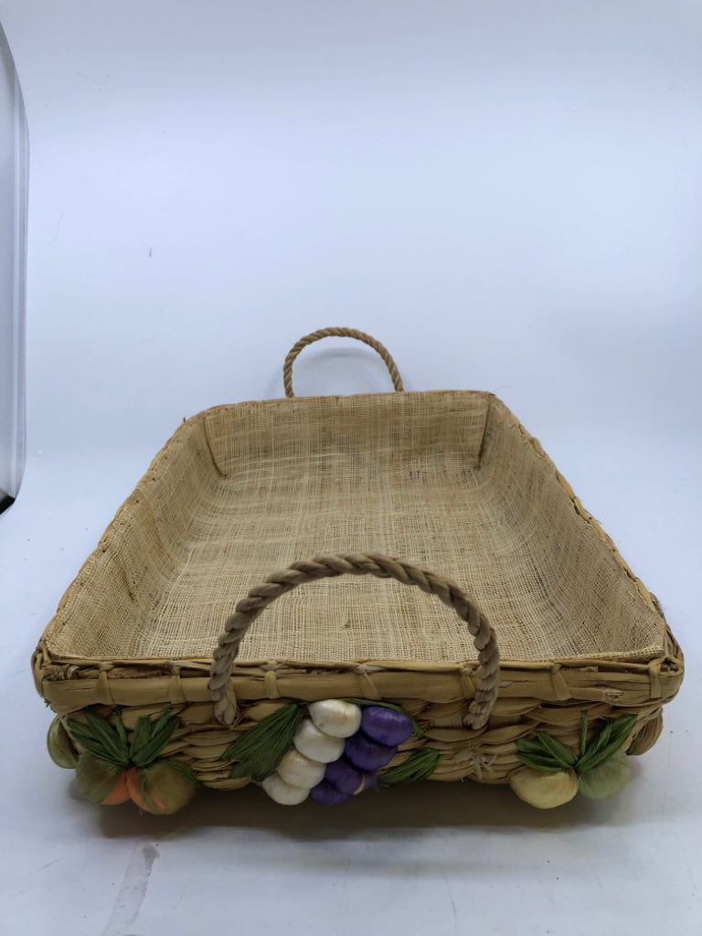 WOVEN TRAY W/EMBOSSED GRAPES.