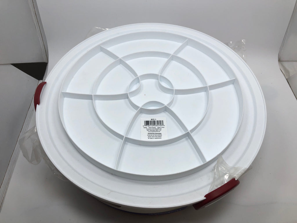 NWT COLLAPSIBLE CUPCAKE/CAKE CARRIER.