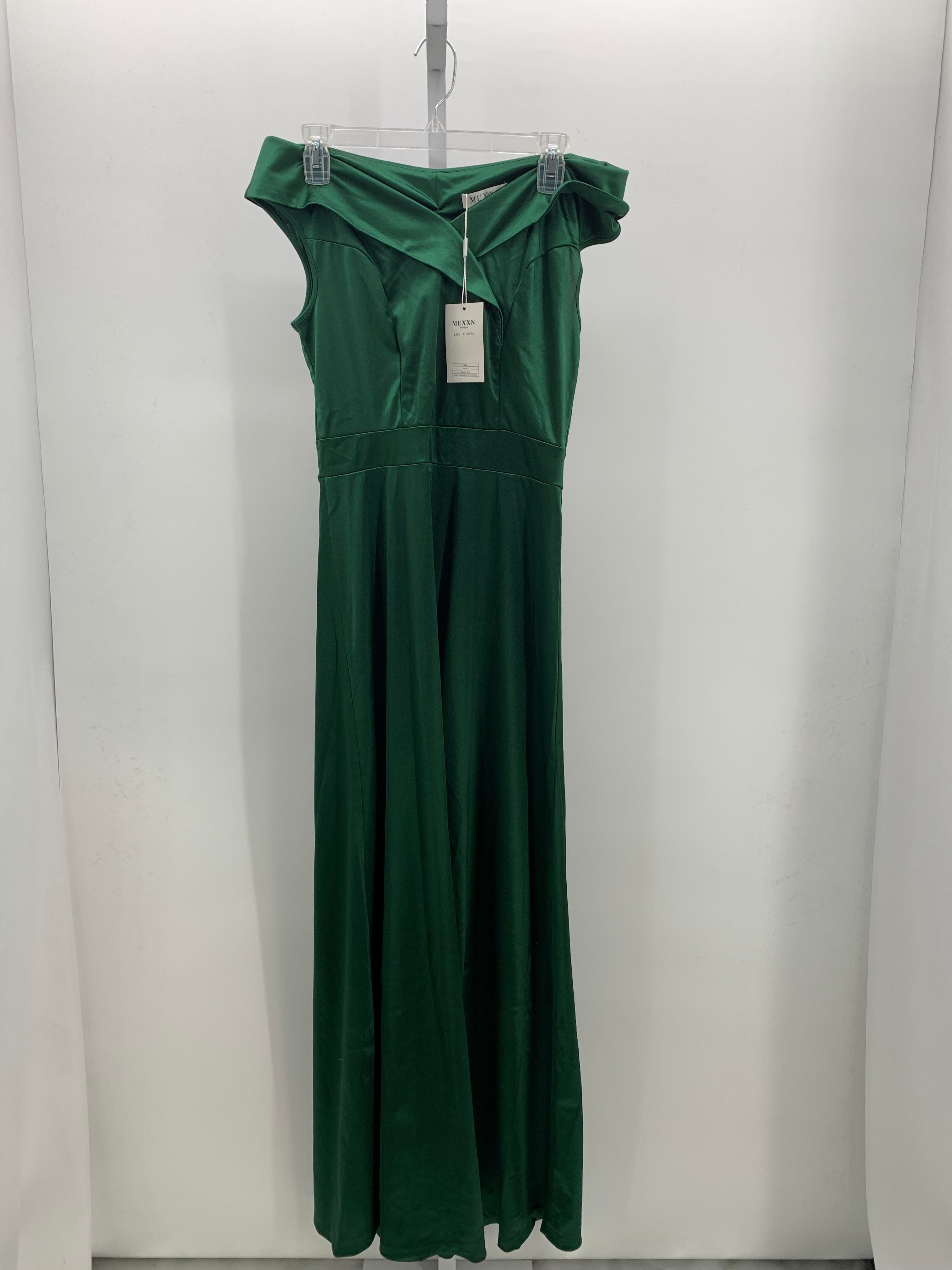 Size Large Misses Short Sleeve Dress