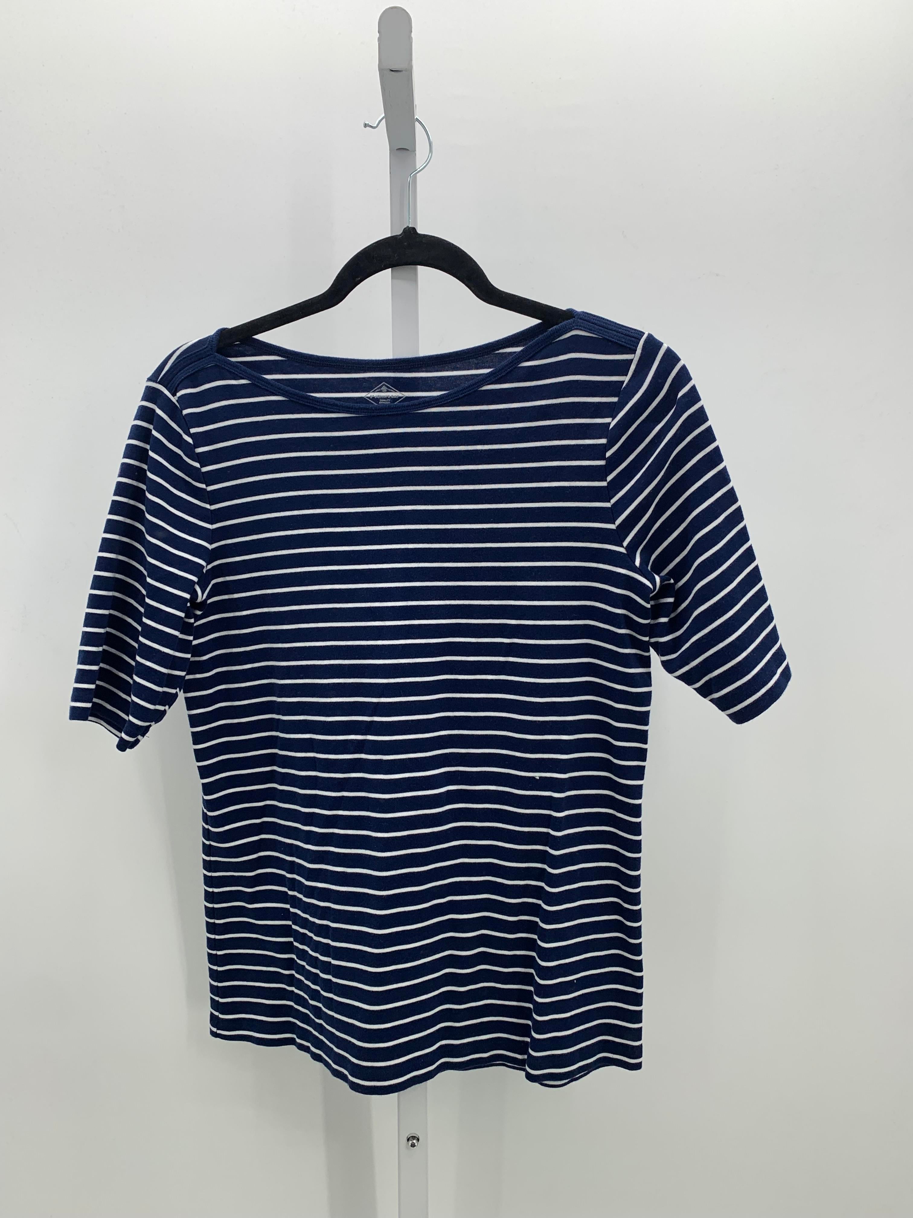 St. Johns Bay Size Medium Misses Short Sleeve Shirt