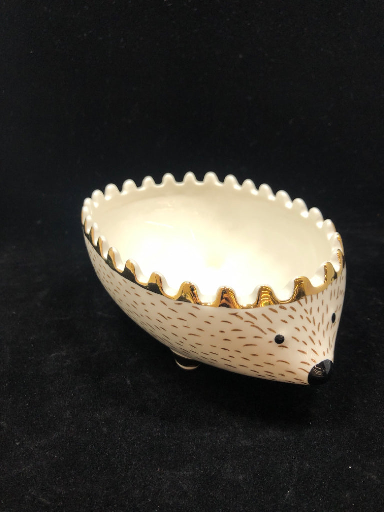 GOLD ACCENT HEDGEHOG DISH.
