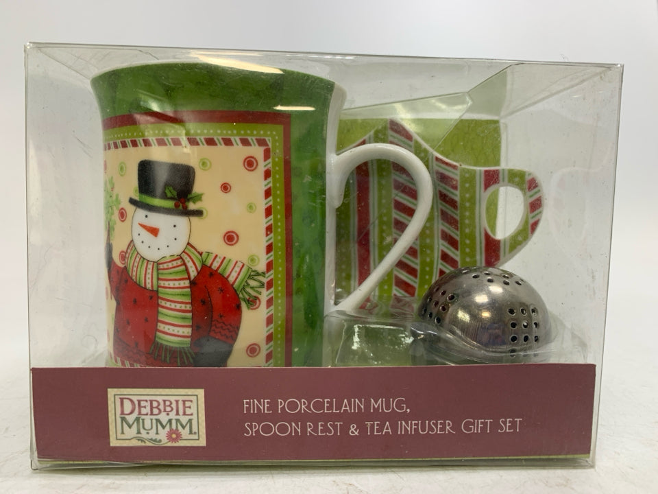 NIB 3 PC PORCELAIN MUG SPOON REST & TEA INFUSER GIFT SET.
