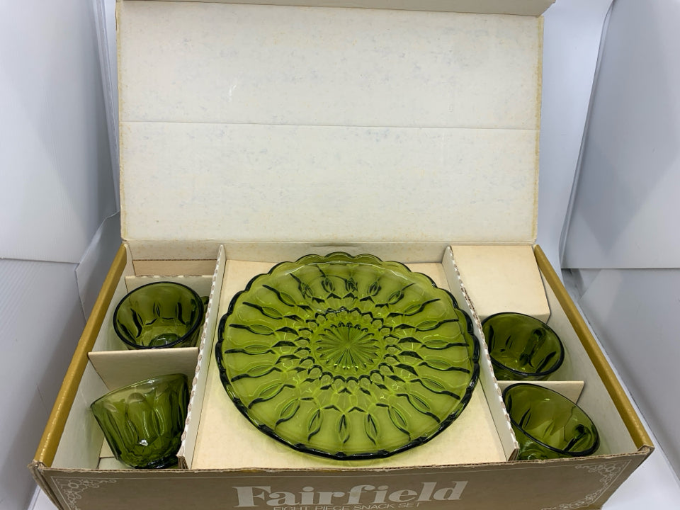 VTG 8PC FAIRFIELD GREEN SNACK SET.