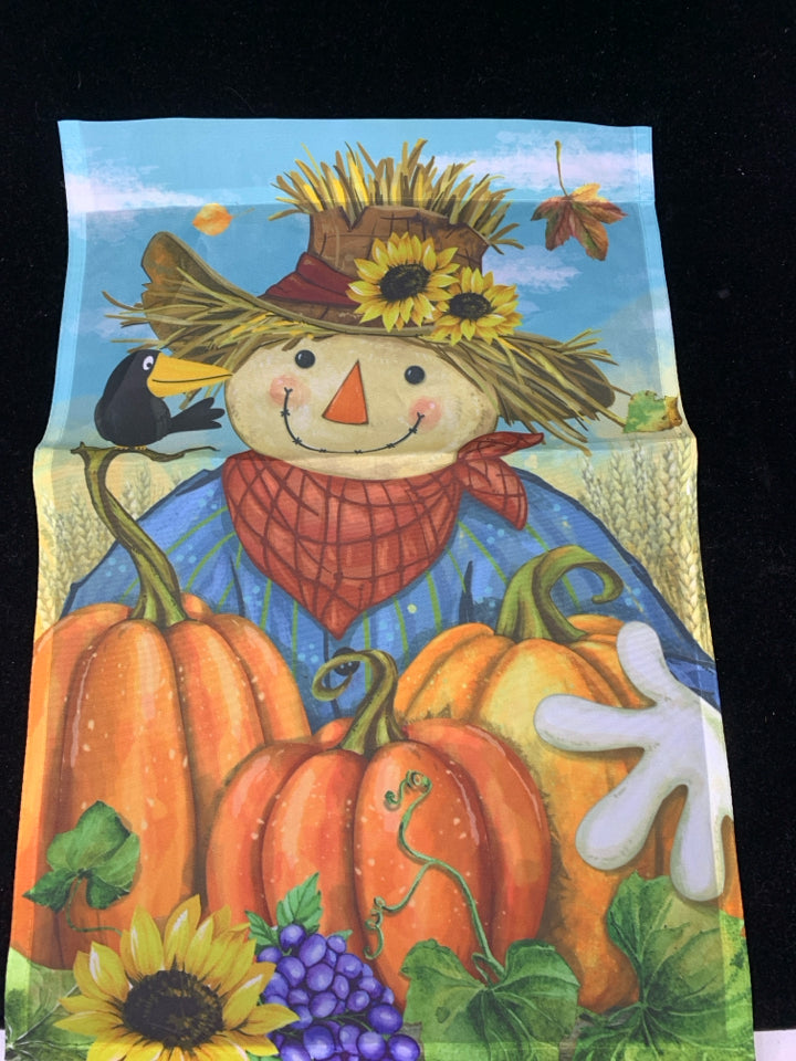SCARECROW FLAG DECOR.