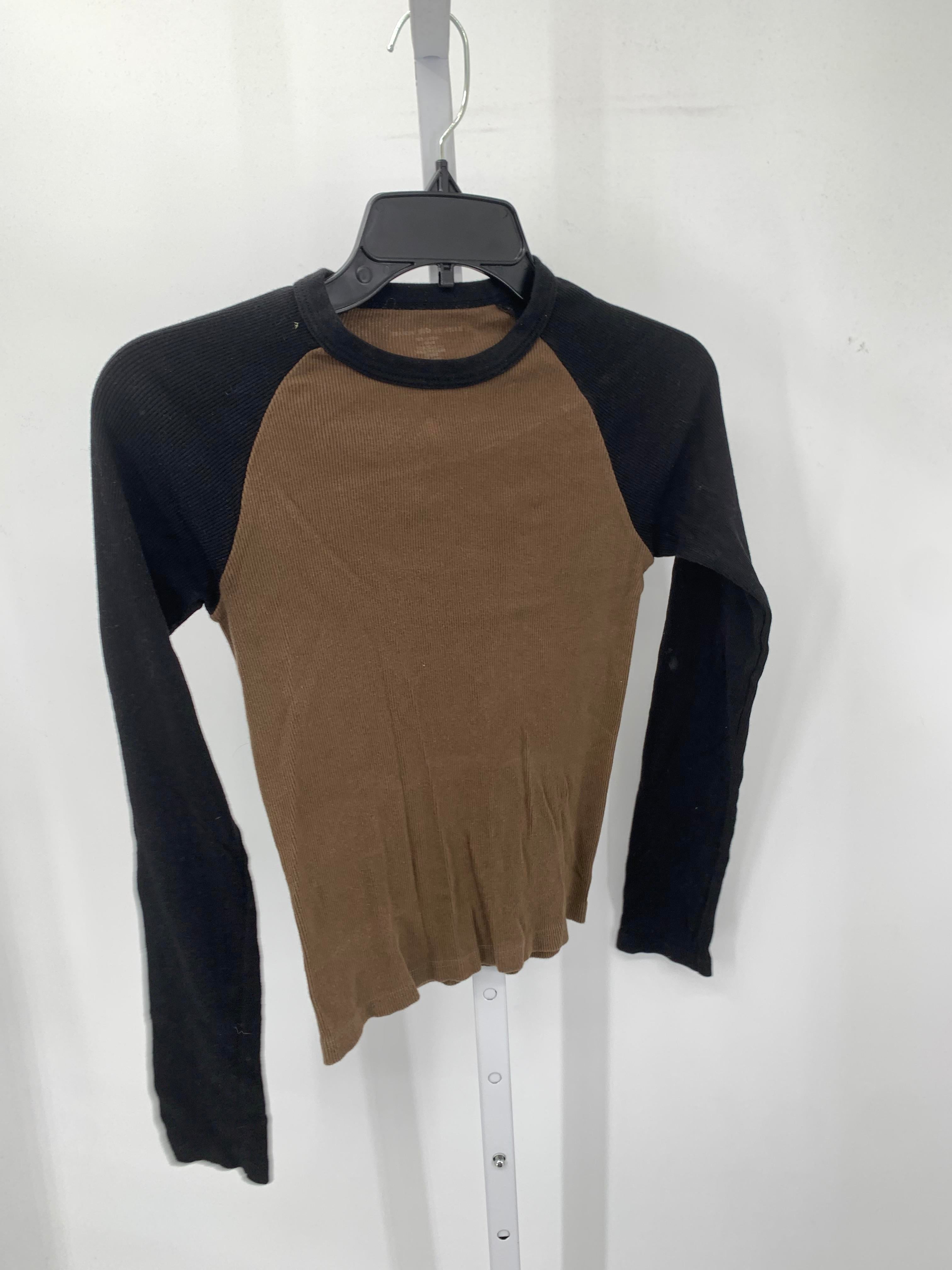 Brandy Melville Size Medium Juniors Long Sleeve Shirt