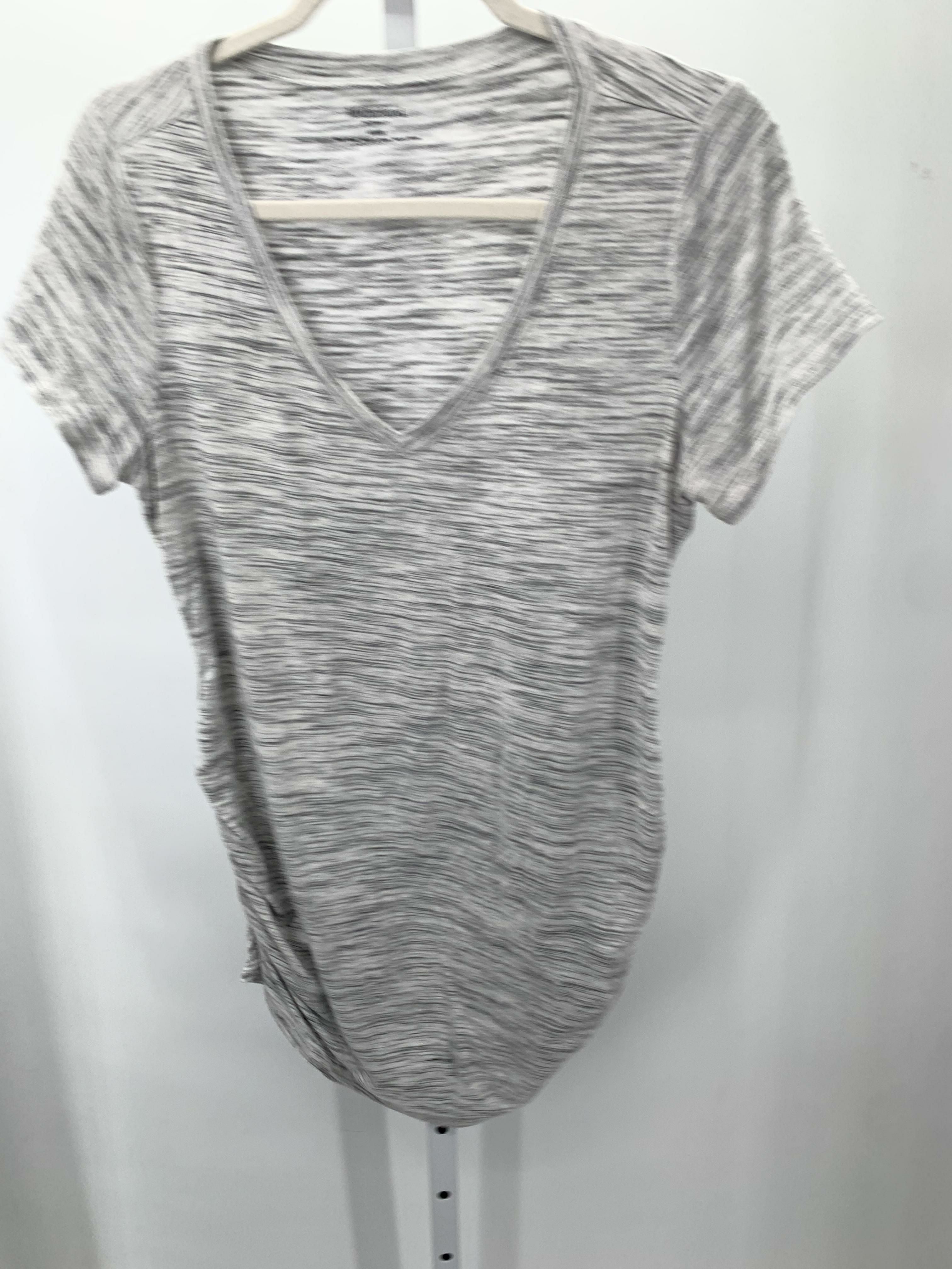 Motherhood Grey Size Medium Maternity Short Sleeve Shirt