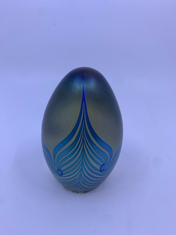 EICKHOLT HEAVY EGG SHAPED WITH BLUE SWIRL- PULLED FEATHER- SIGNED 1987.