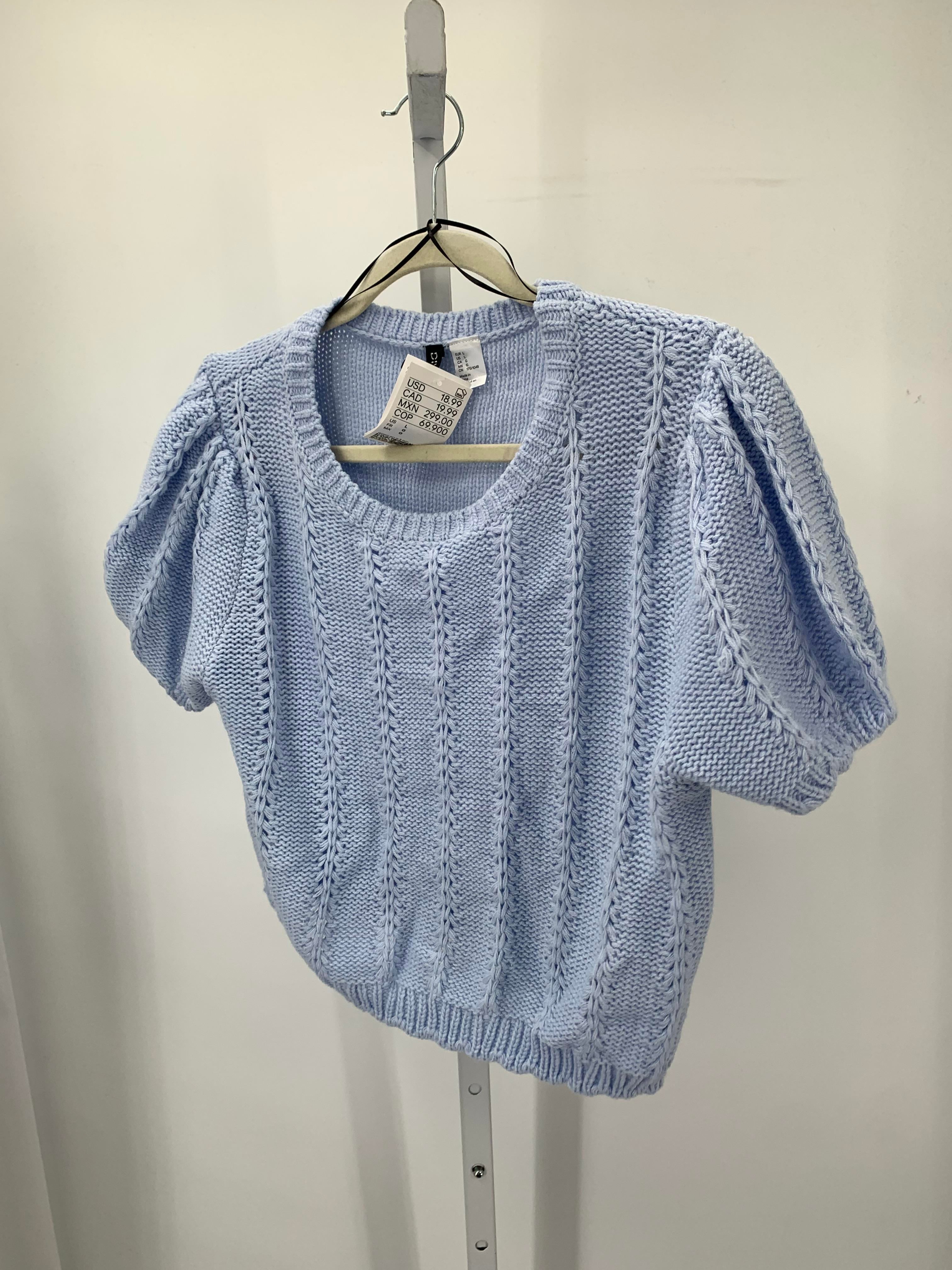 Divided Size Large Juniors Short Sleeve Sweater