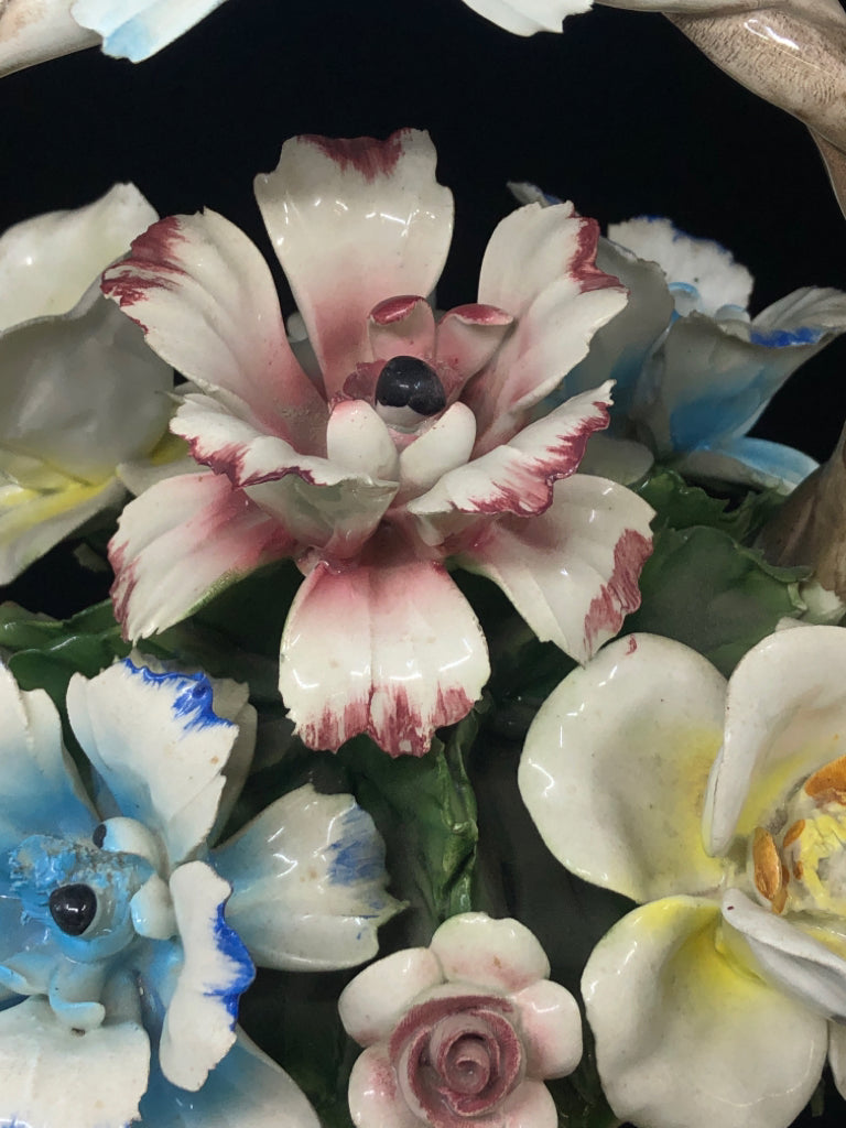 VTG CAPODIMONTE PORCELAIN FLOWER BASKET W/BLUE BOW.