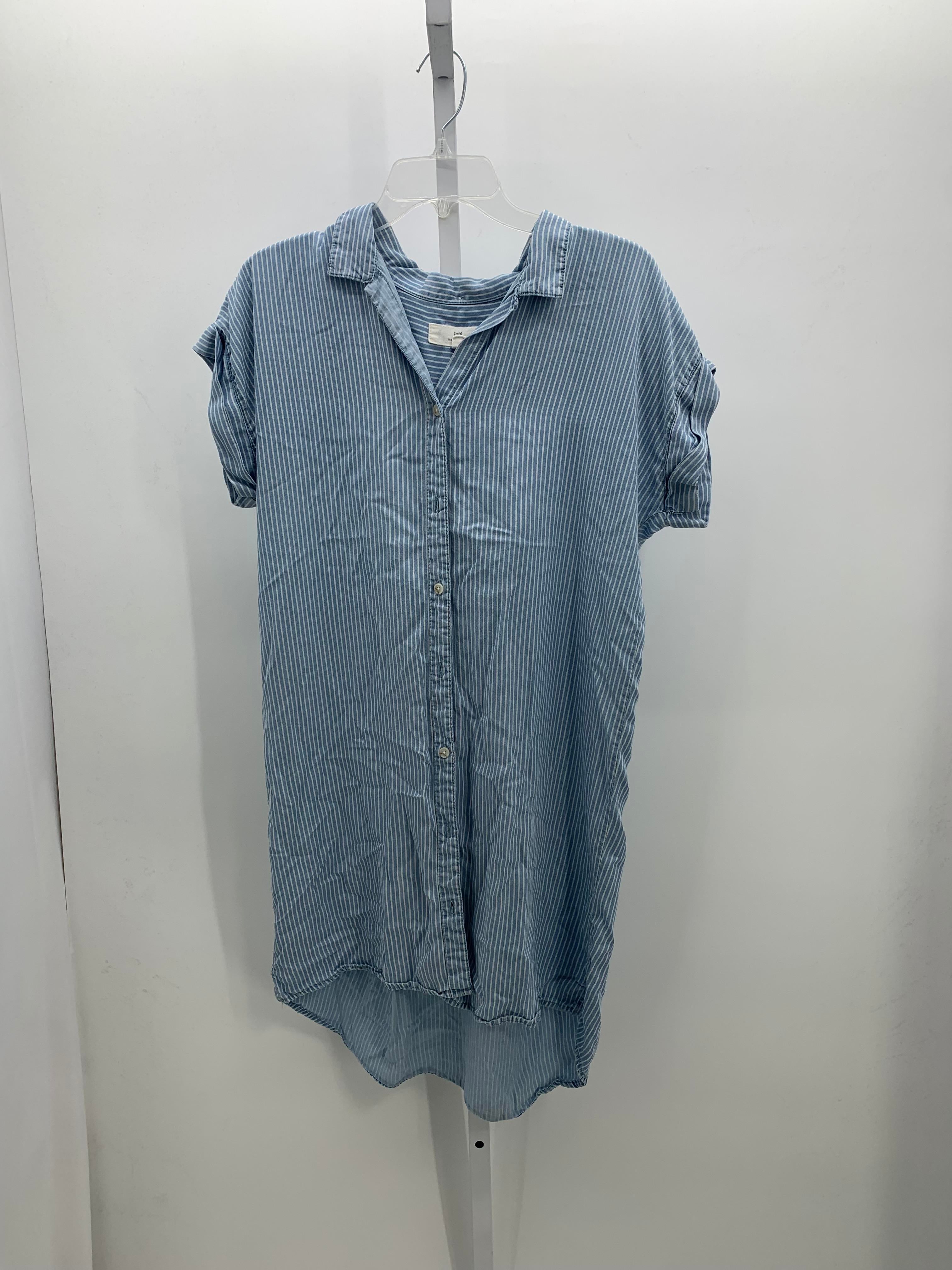 Thread & Supply Size Medium Misses Short Sleeve Shirt