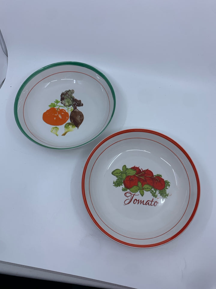 2 RED AND GREEN VEGETABLE PASTA BOWLS.