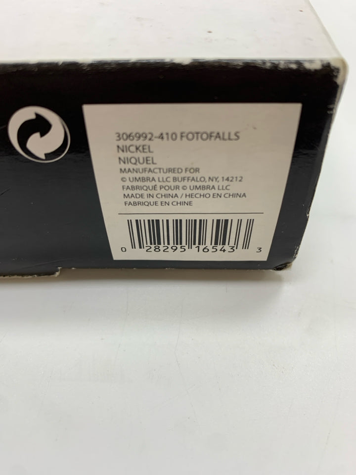 NIB DESK PHOTO ORGANIZER.