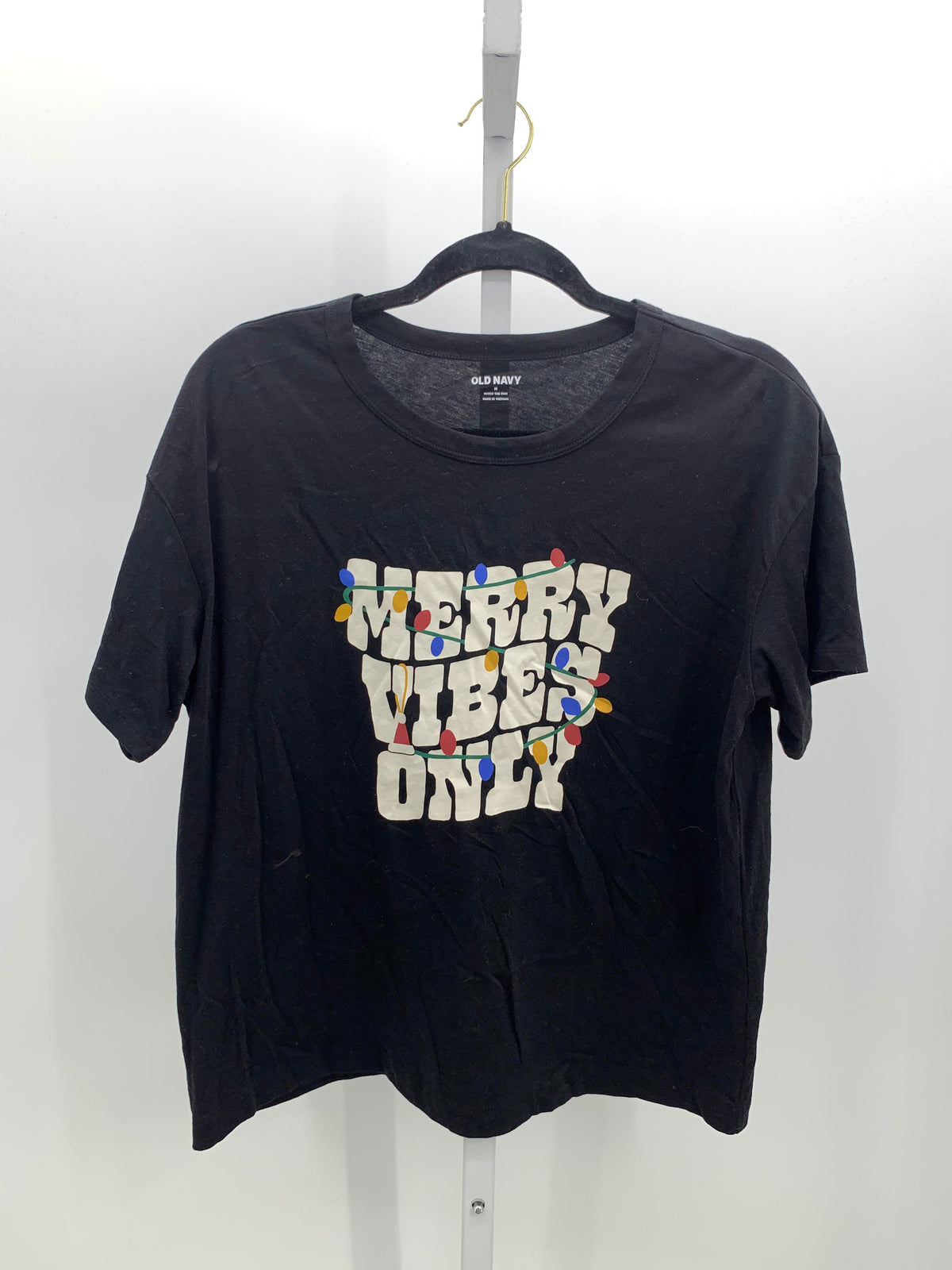SHORT SLV SHIRT MERRY VIBES ONLY