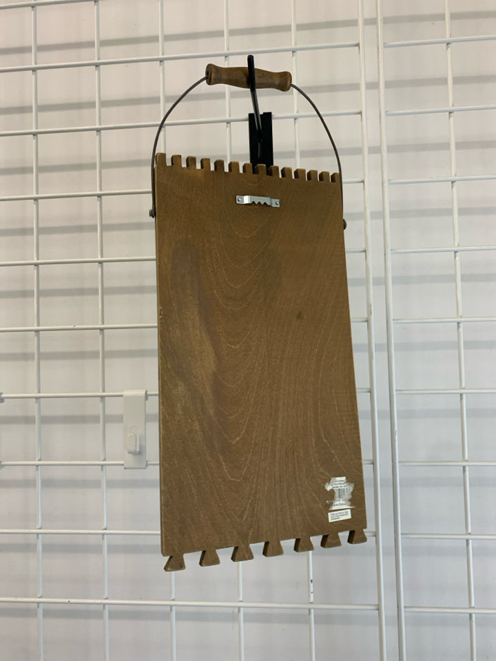 NO MATTER WHERE I SERVE MY GUESTS WOODEN KITCHEN WALL-HANGING.