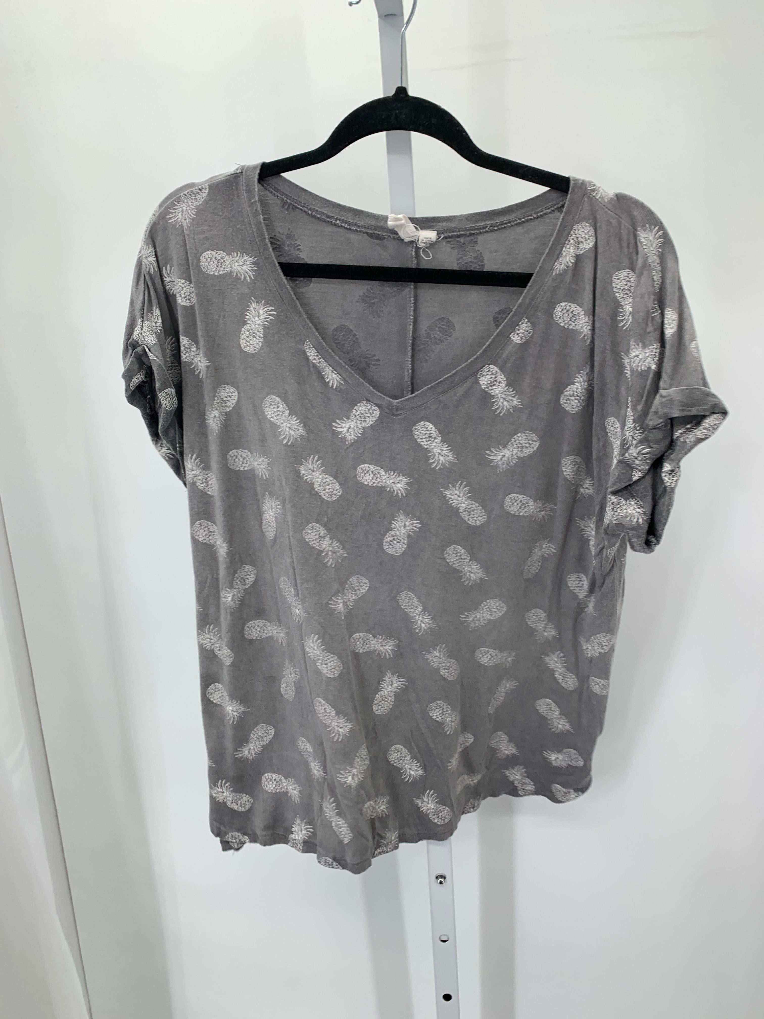 Cable & Gauge Size Medium Misses Short Sleeve Shirt