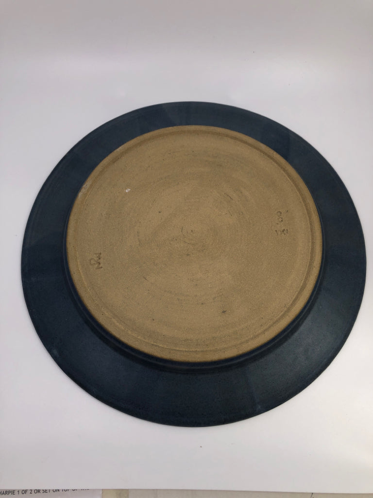 BLUE MATTE POTTERY SERVING PLATE W/PURPLE CIRCLES.