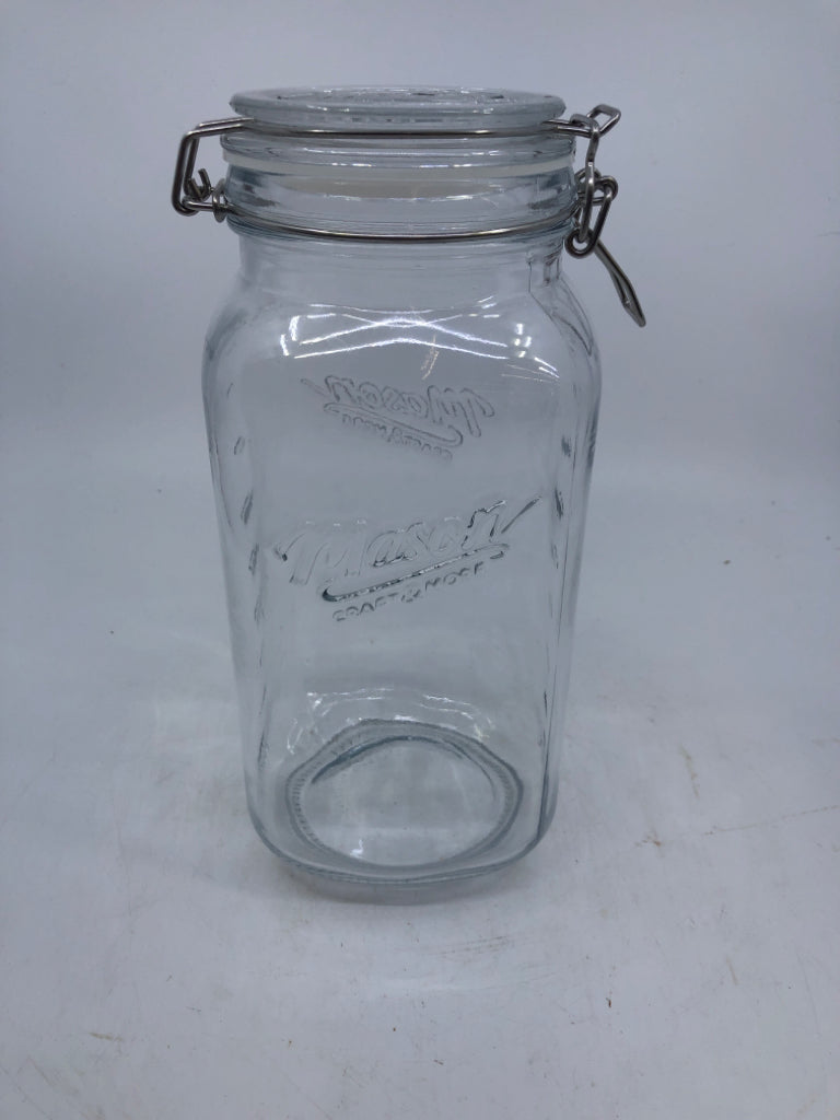 GLASS MASON JAR W/ CLIP TOP.