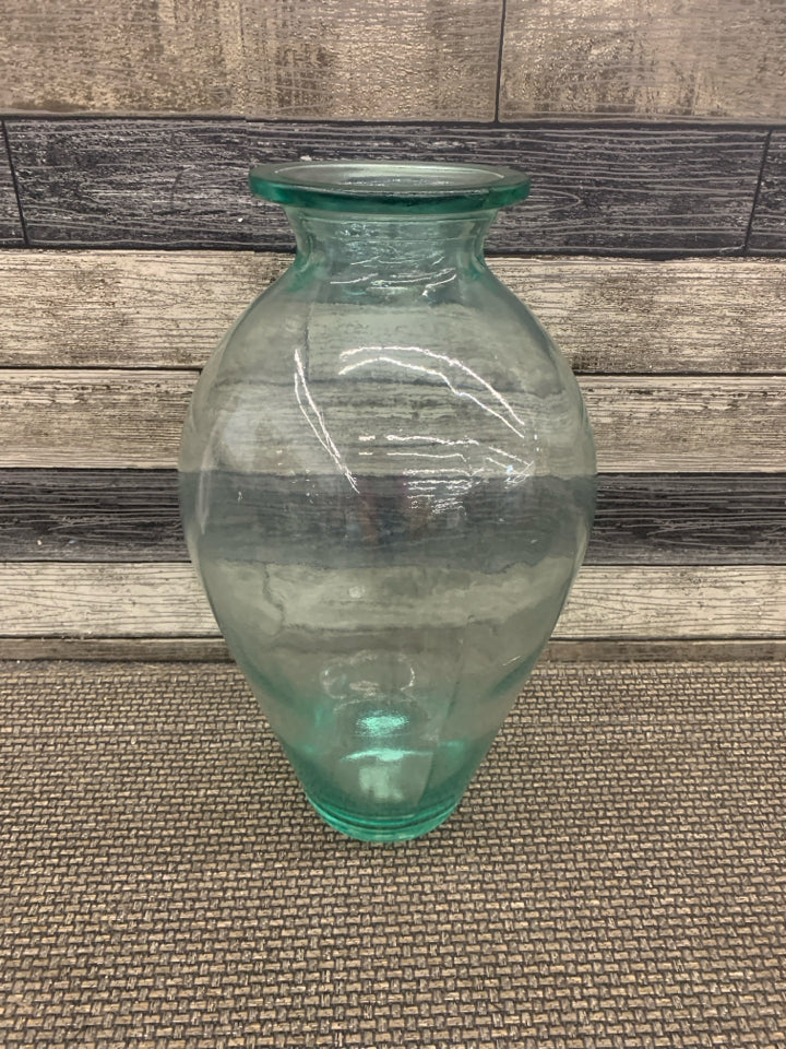 LARGE GREEN GLASS FLOOR VASE.
