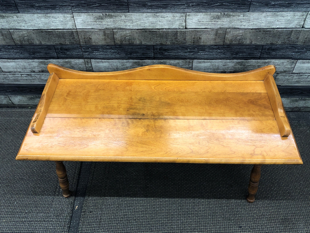 VTG OAK WOOD COFFEE TABLE.