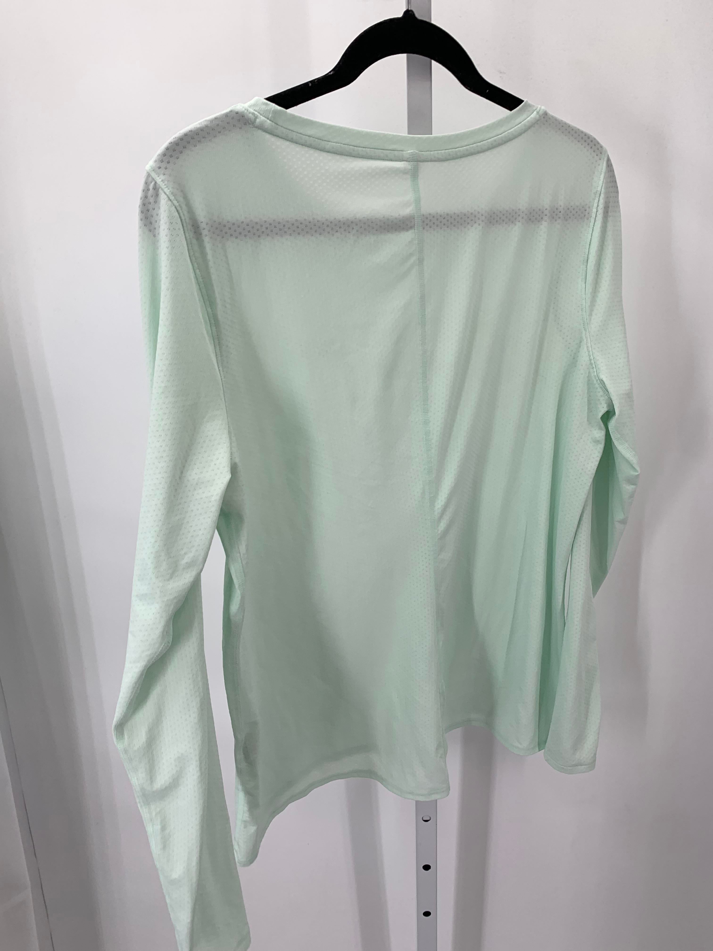 Under Armour Size Extra Large Misses Long Sleeve Shirt