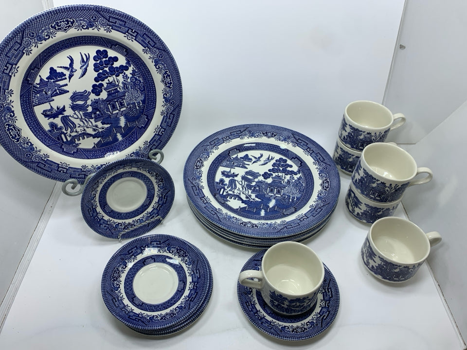 18PC CHURCHILL BLUE WILLOW SET SRVC FOR 6.