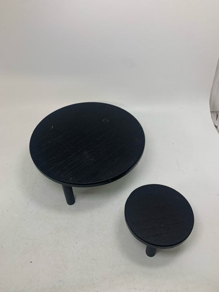 2 LIGHT WEIGHT SHORT PLANT STANDS.