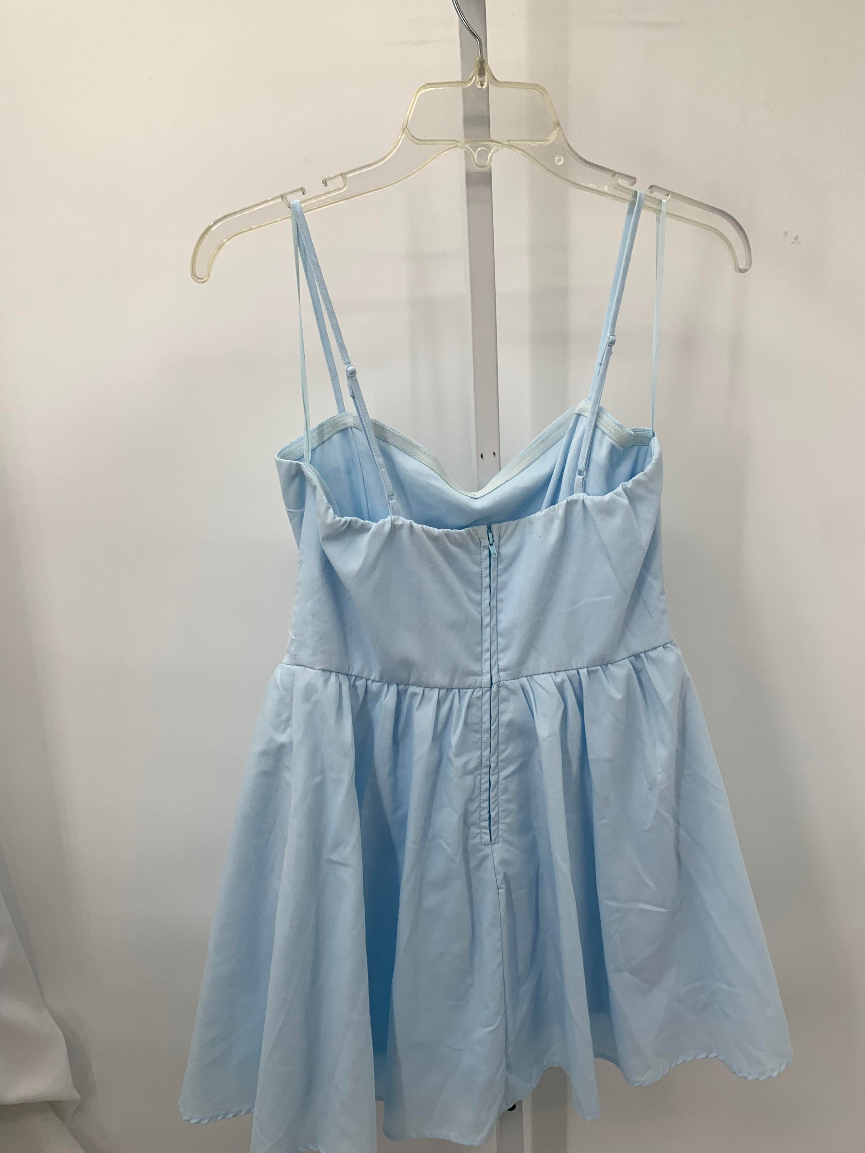 Miami Size Medium Juniors Sleeveless Dress