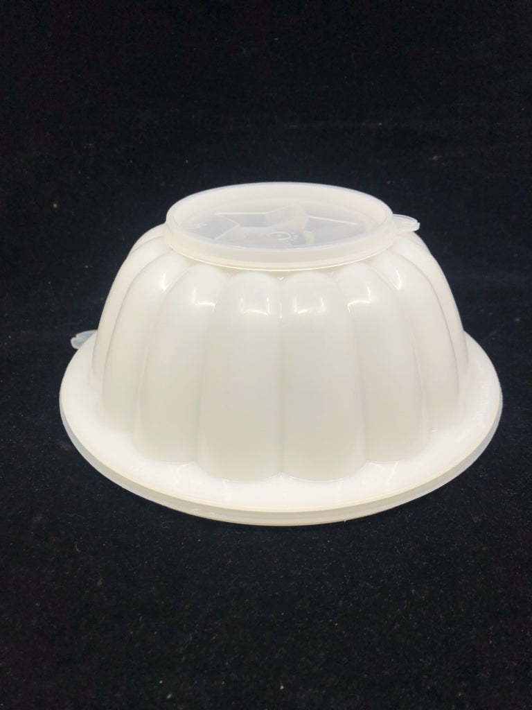 VTG TUPPERWARE JELLO MOLD.