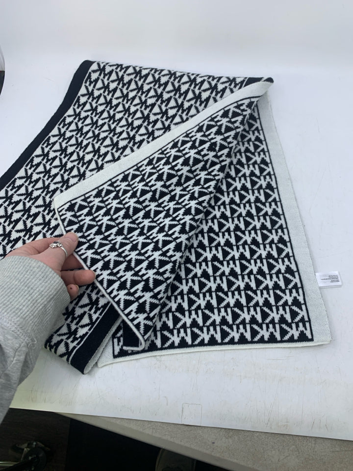 Michael Kors Logo Knit Scarf