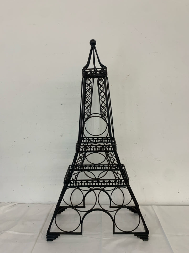 METAL EIFFEL TOWER WINE BOTTLE HOLDER 6 COUNT.