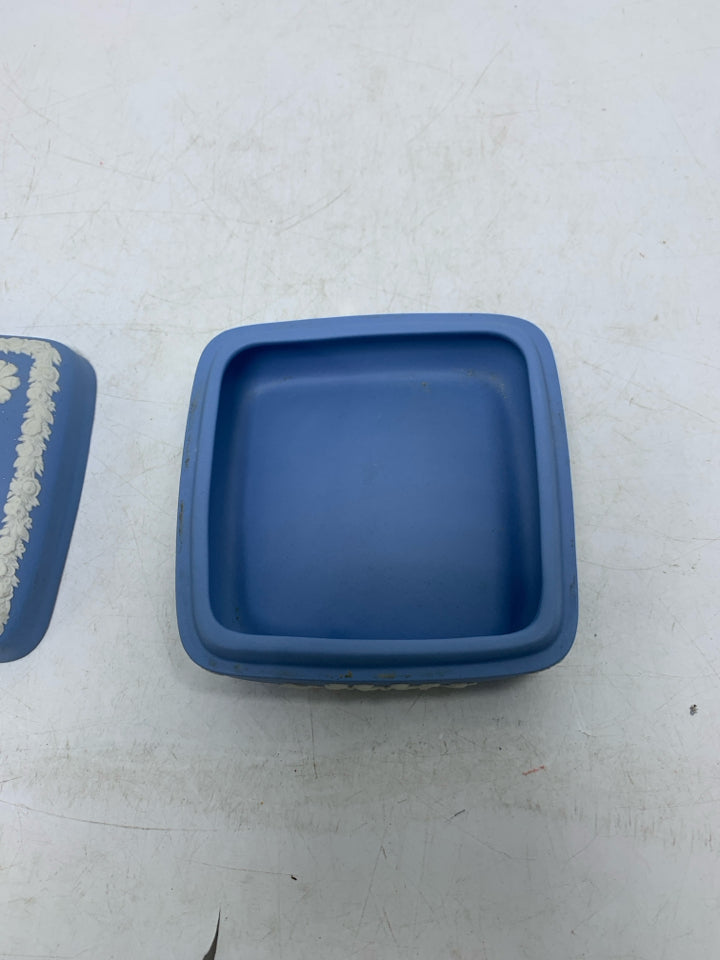 VTG SQUARE BLUE JASPERWARE COVERED TRINKET BOX.